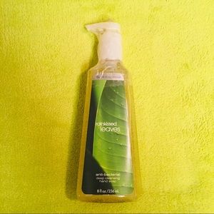 Bath & Body Works Rain Kissed Leaves 8oz hand soap